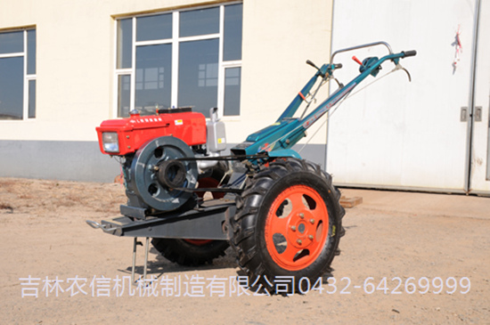 NX101型四驅手扶拖拉機